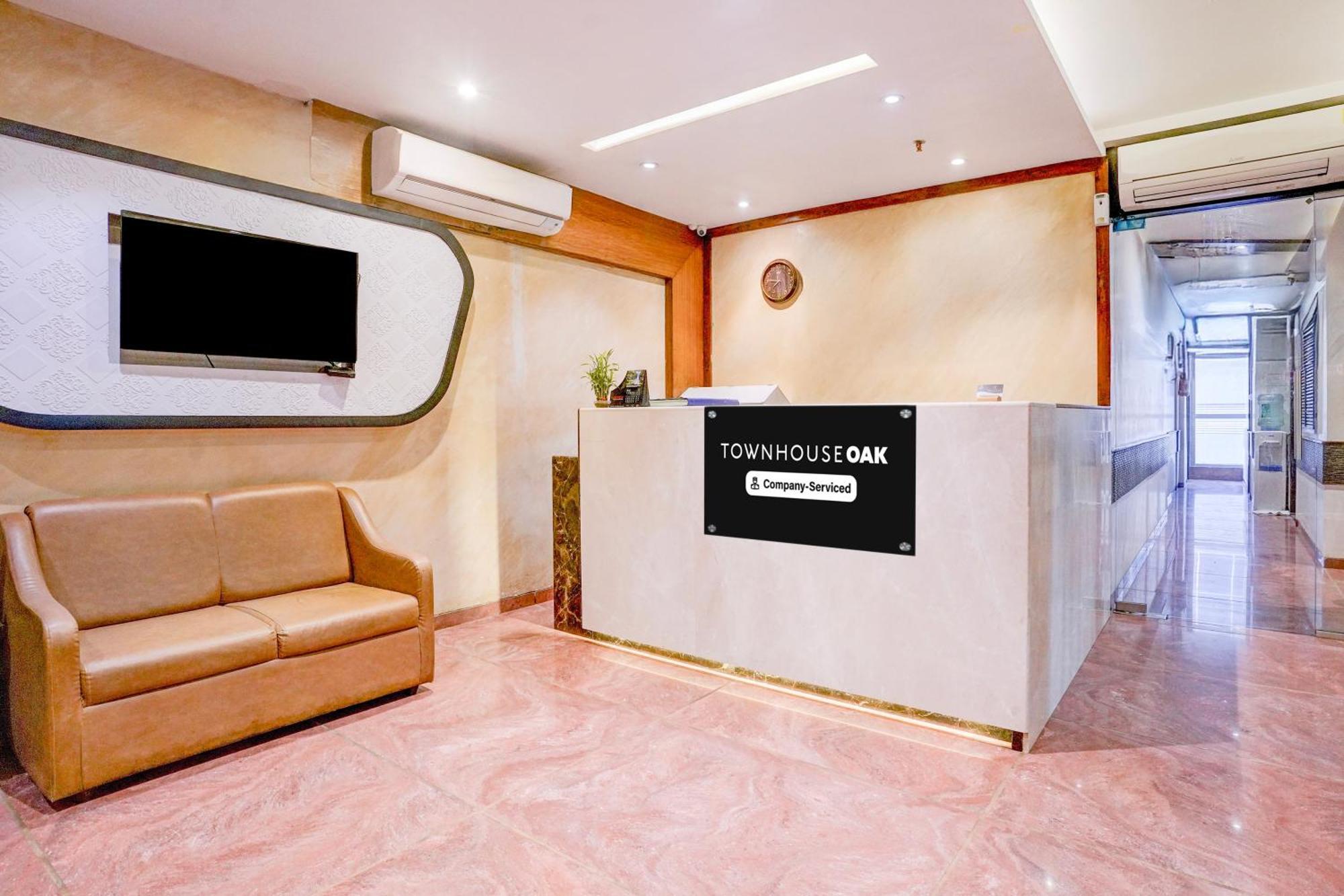 Super Townhouse Oak Times Square Le Western Mumbai  Buitenkant foto