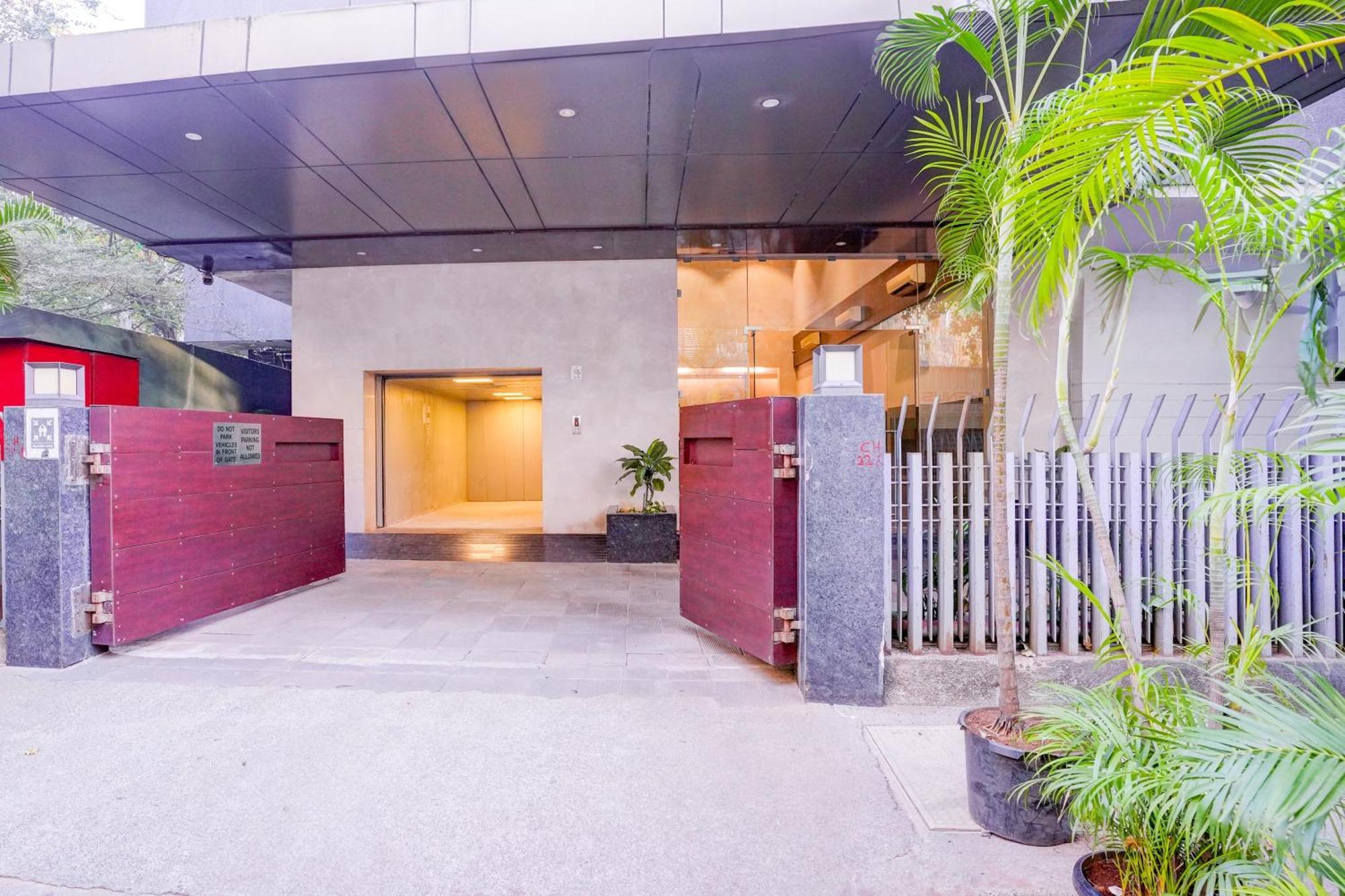 Super Townhouse Oak Times Square Le Western Mumbai  Buitenkant foto