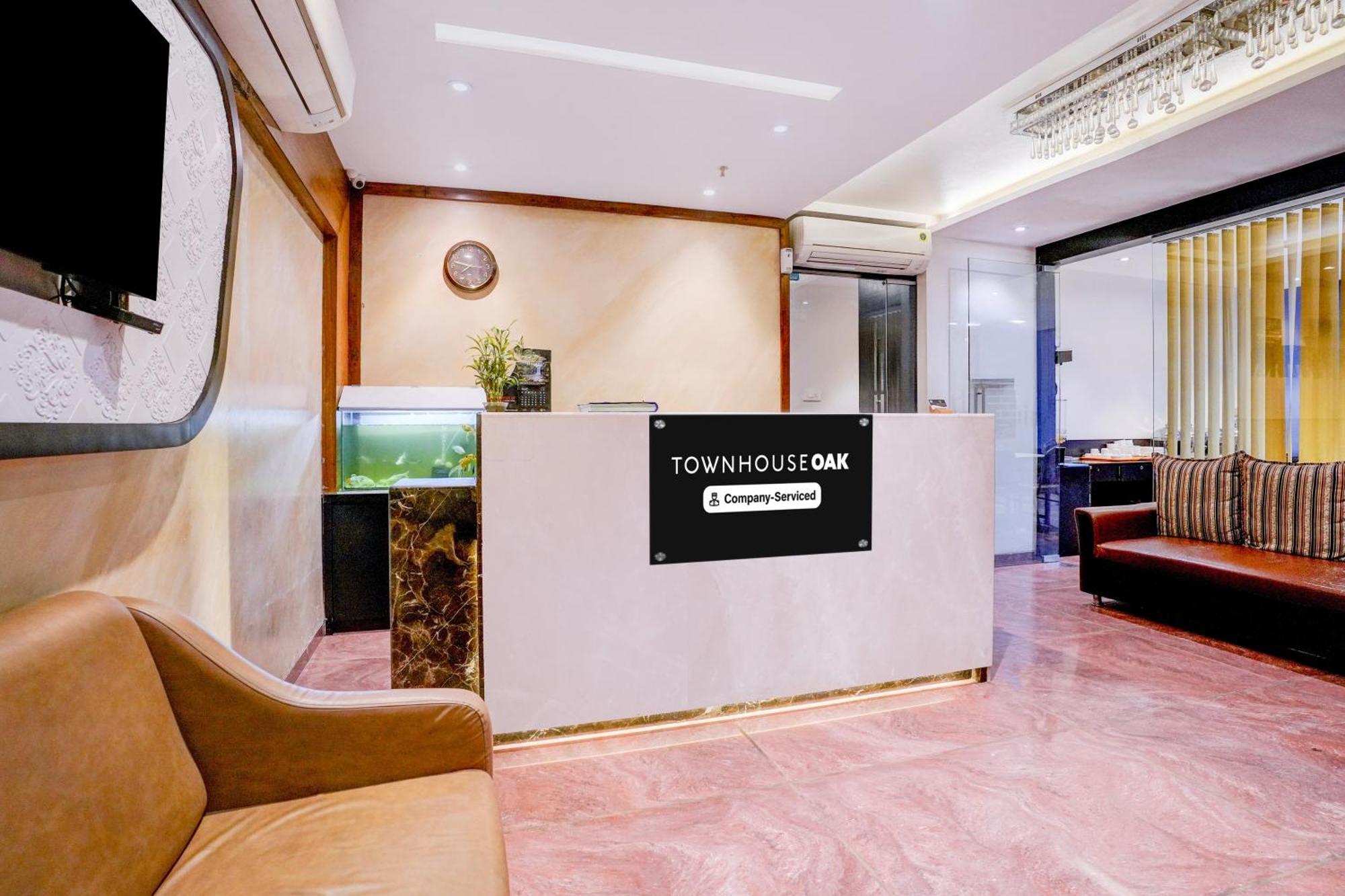 Super Townhouse Oak Times Square Le Western Mumbai  Buitenkant foto