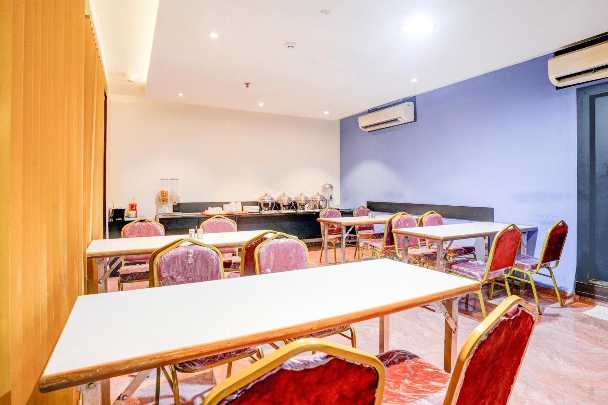 Super Townhouse Oak Times Square Le Western Mumbai  Buitenkant foto