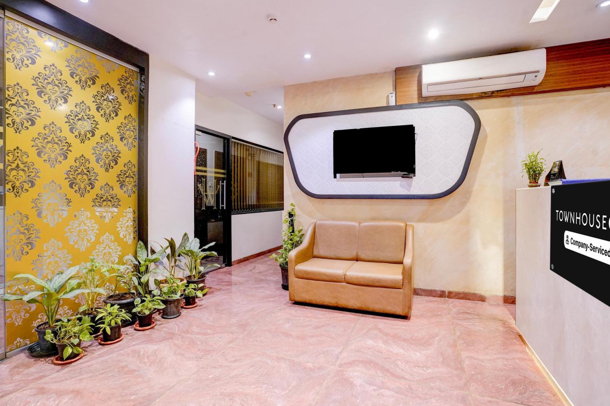 Super Townhouse Oak Times Square Le Western Mumbai  Buitenkant foto