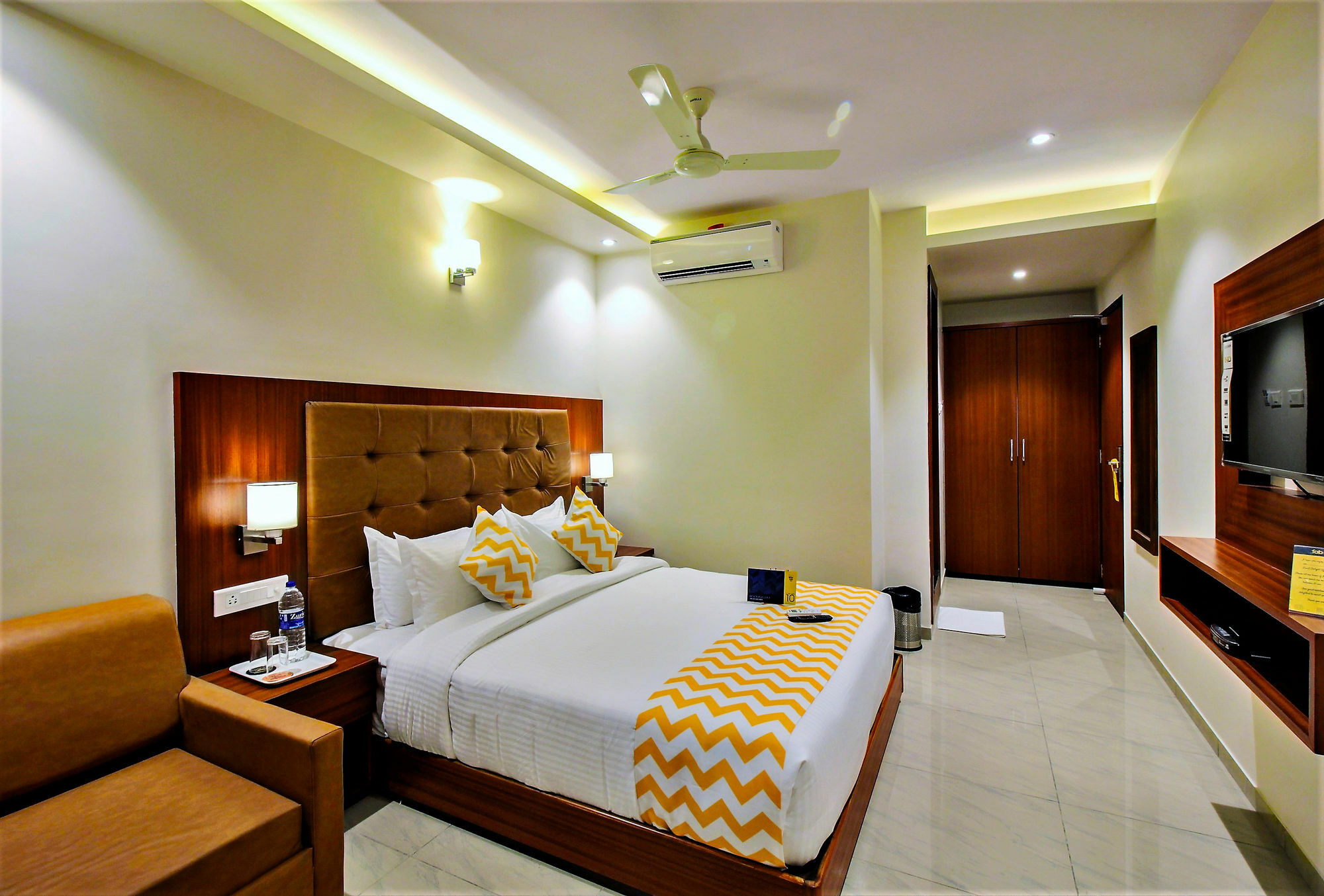 Super Townhouse Oak Times Square Le Western Mumbai  Buitenkant foto