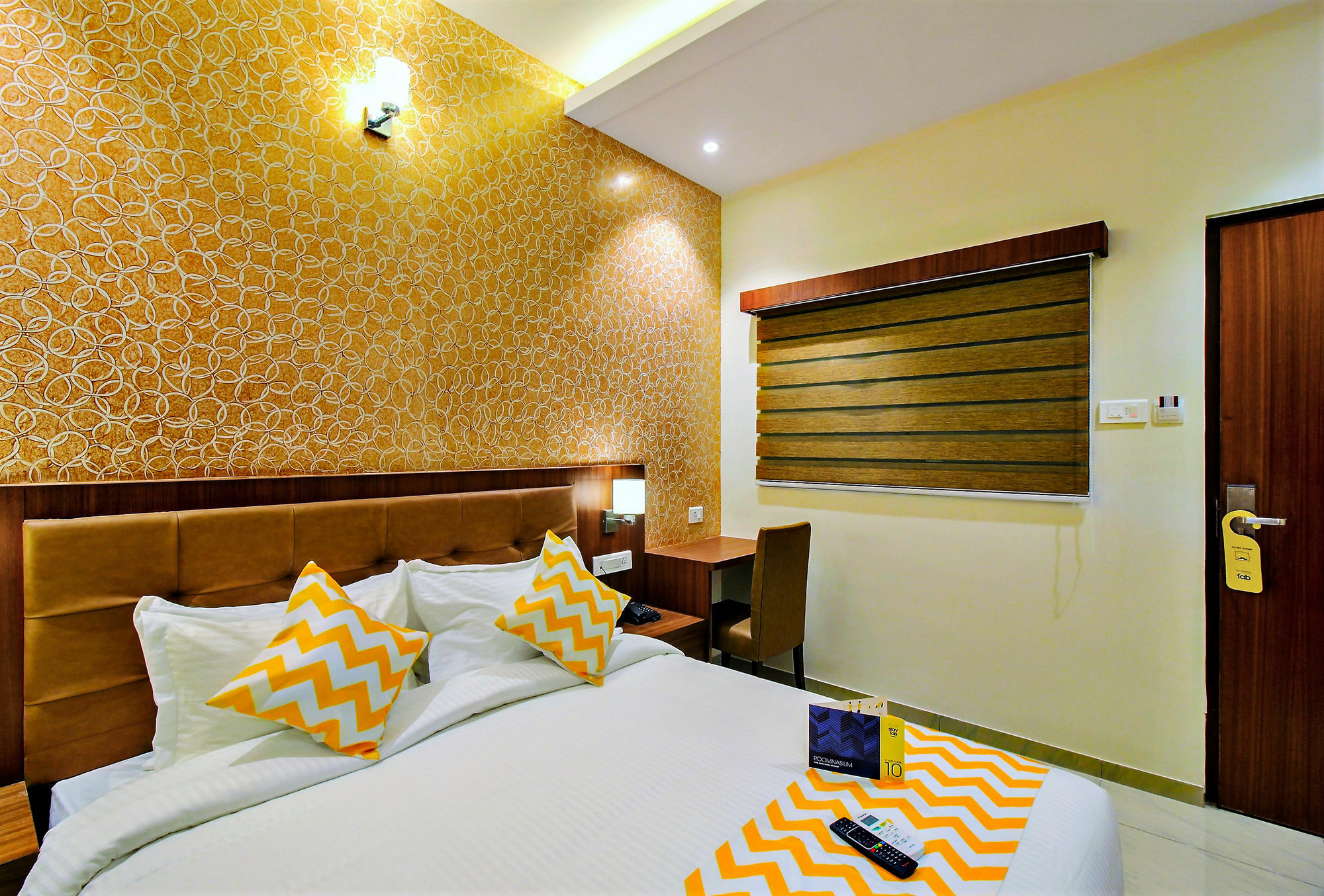 Super Townhouse Oak Times Square Le Western Mumbai  Buitenkant foto