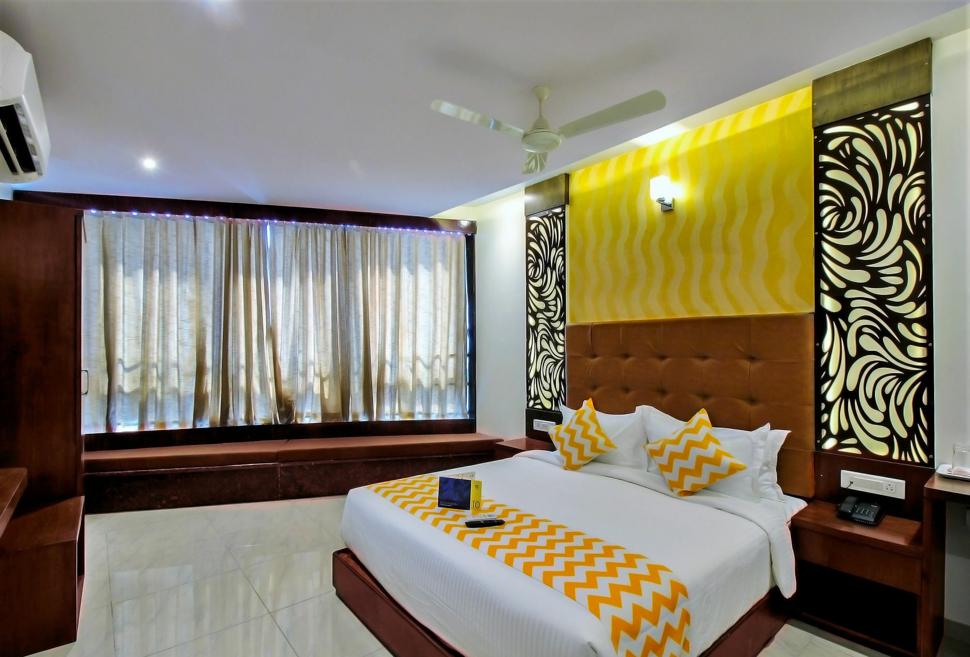 Super Townhouse Oak Times Square Le Western Mumbai  Buitenkant foto