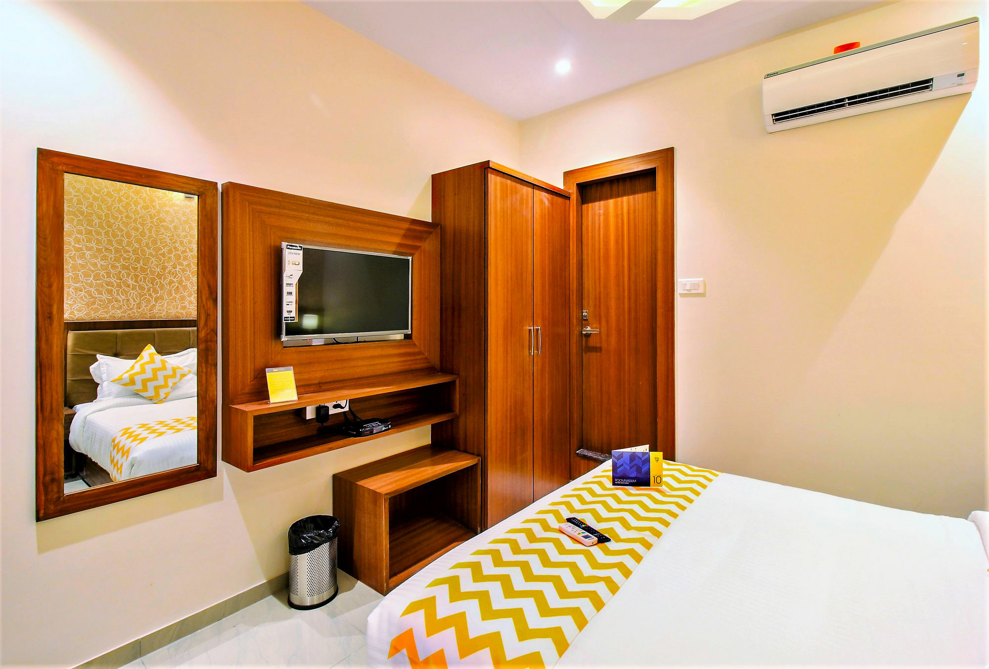 Super Townhouse Oak Times Square Le Western Mumbai  Buitenkant foto