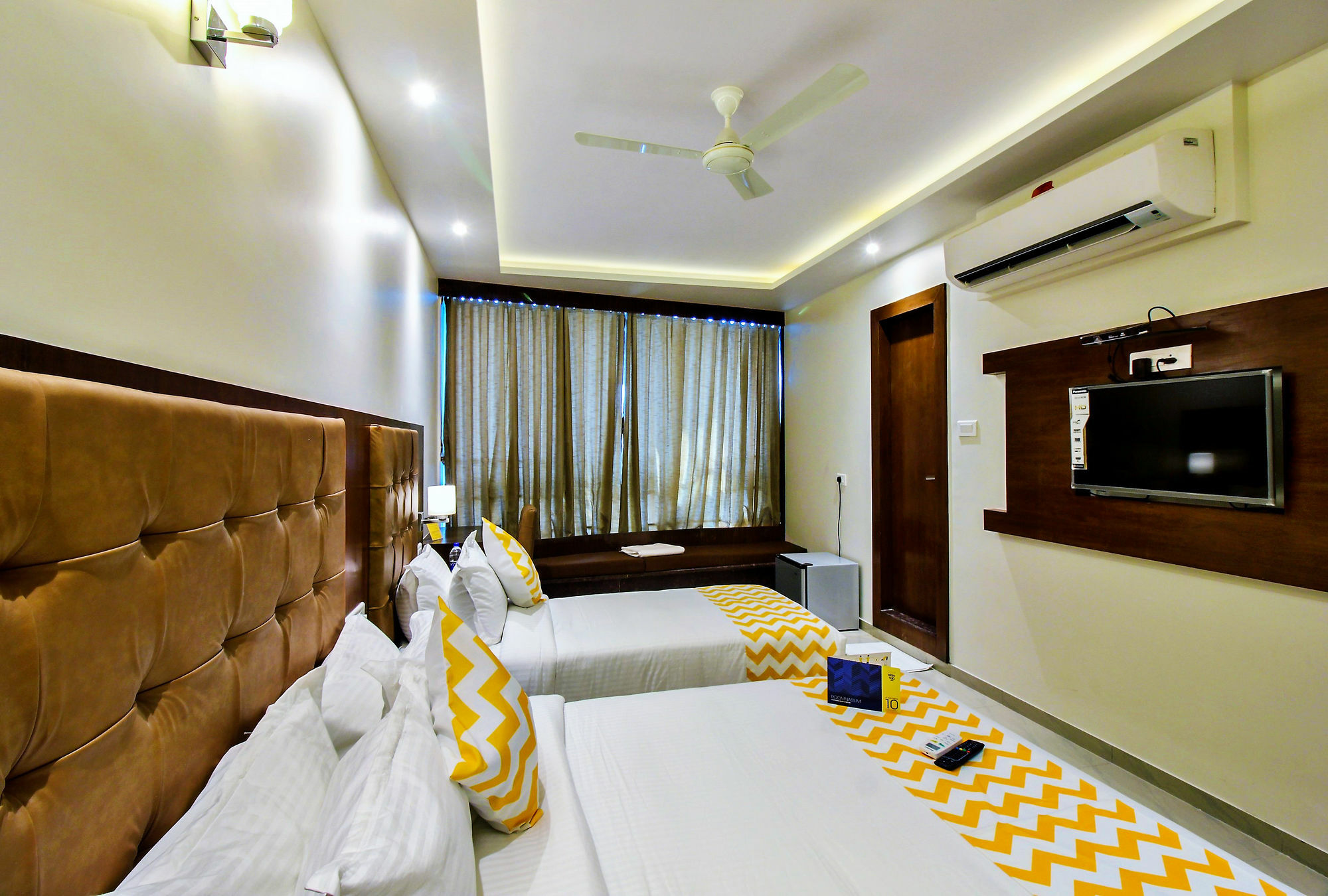 Super Townhouse Oak Times Square Le Western Mumbai  Buitenkant foto